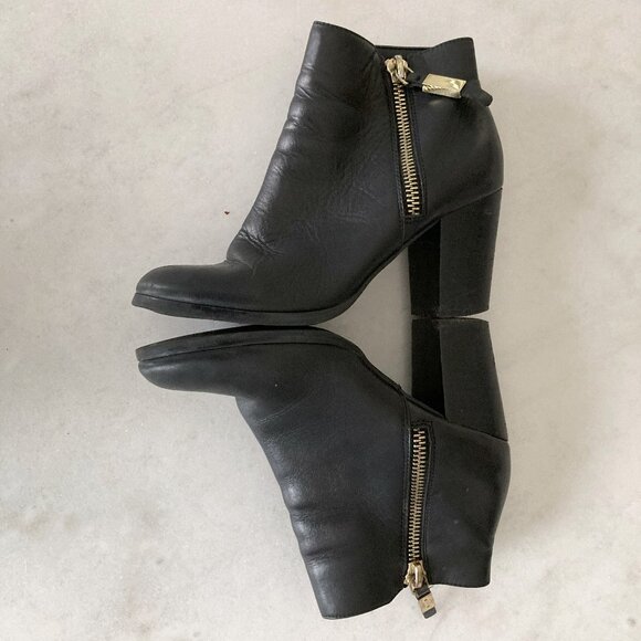 Aldo black leather ankle boot, gold zippers, chunky heel ankle boots / booties - Picture 6 of 8